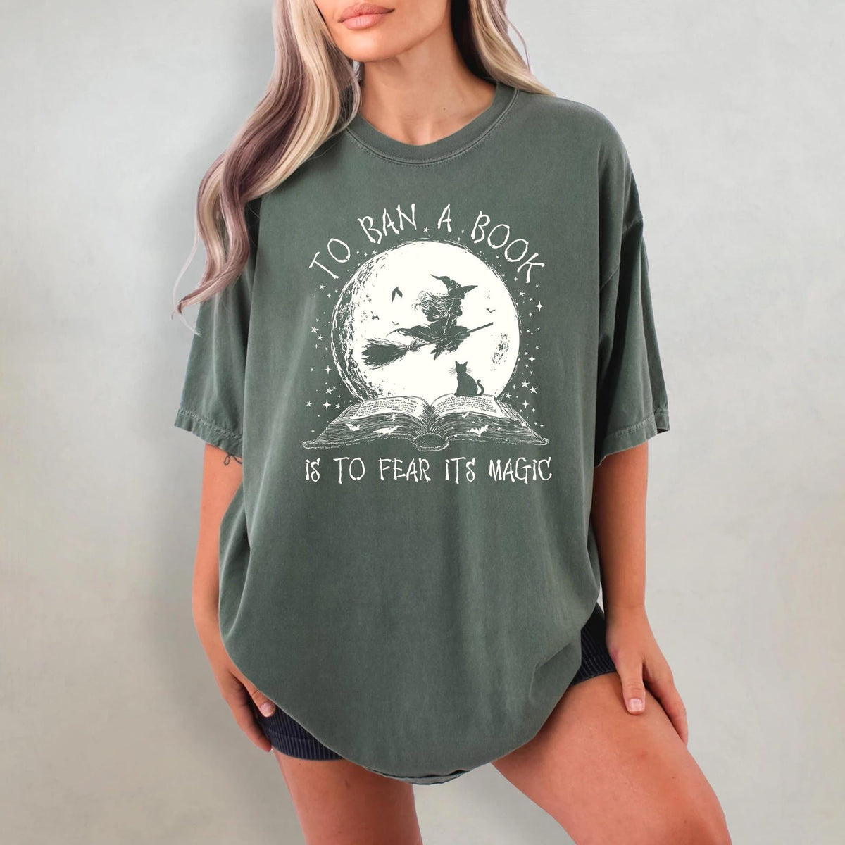 Comfort Colors Halloween Witch Book Shirt: Reading Witch Library Gift NNA