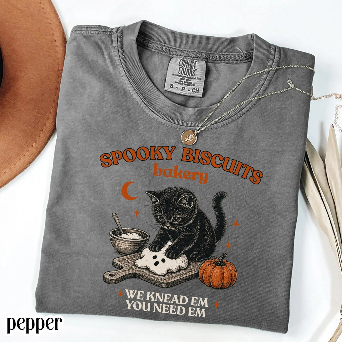 Comfort Colors L3N Kitty Biscuits Shirt Spooky Season Tee Black Cat Halloween Fall TShirt Vintage Baking Pumpkin T-Shirt Cat Lover Fall Gift